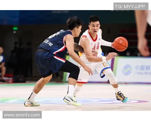 郭艾伦带领中国男篮迎战国际强队展现实力与团队精神