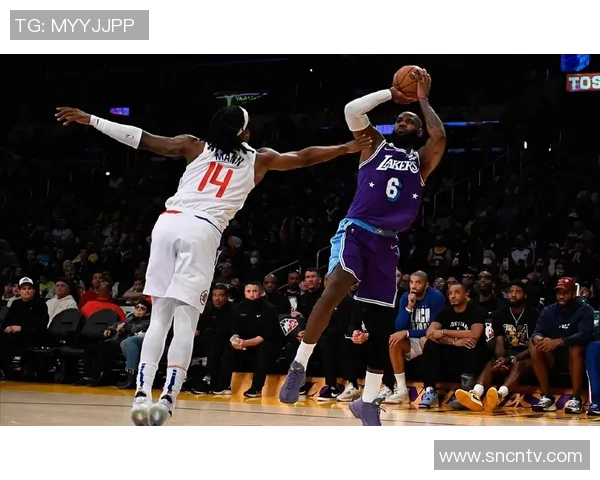 霍华德与快船对决精彩集锦回顾展现篮球魅力与激情碰撞