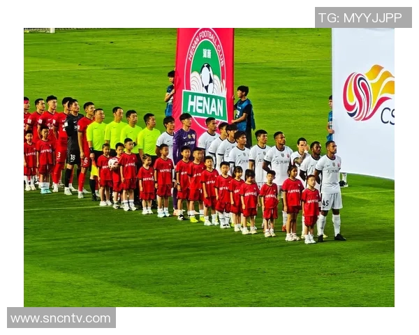 蒙特雷与阿特的激烈对决展现足球魅力与团队精神